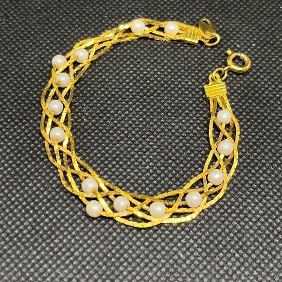 Two Sided AVON SP‎ Braided Gold Tone Bracelet with Faux Pearls 6.5 “ Length - Picture 2 of 3